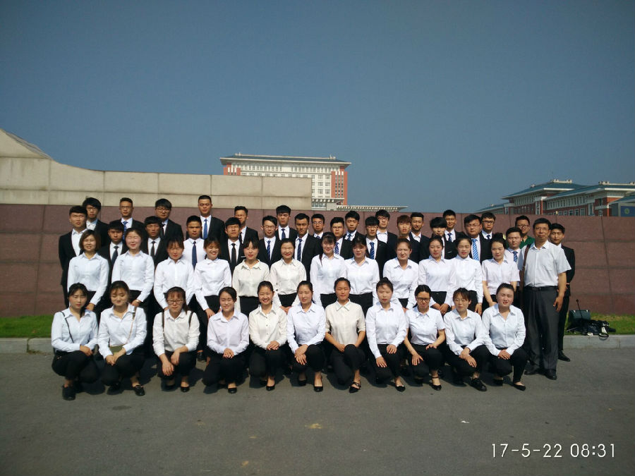 15级汽营二班.jpg