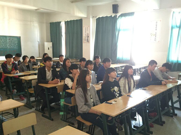 团学干参加欢送会.jpg